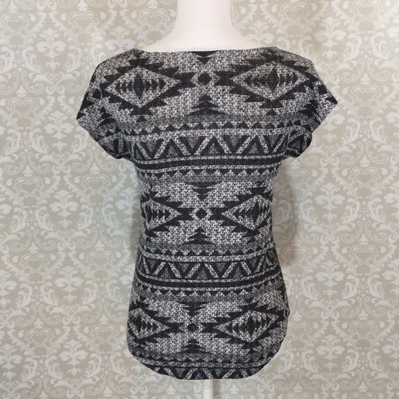 {Blu Planet}Aztec Print Knit Top Size S - Picture 2 of 5